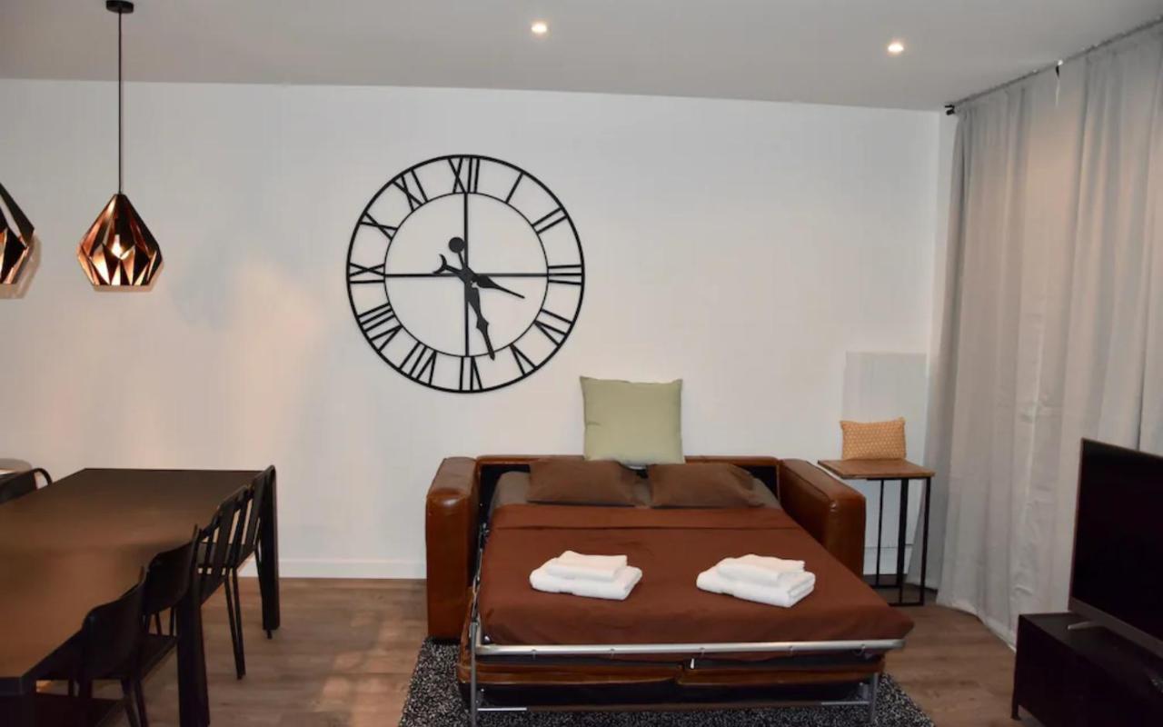 Elegant Appartement Dans Le Quartier Concorde A Paris Exterior photo