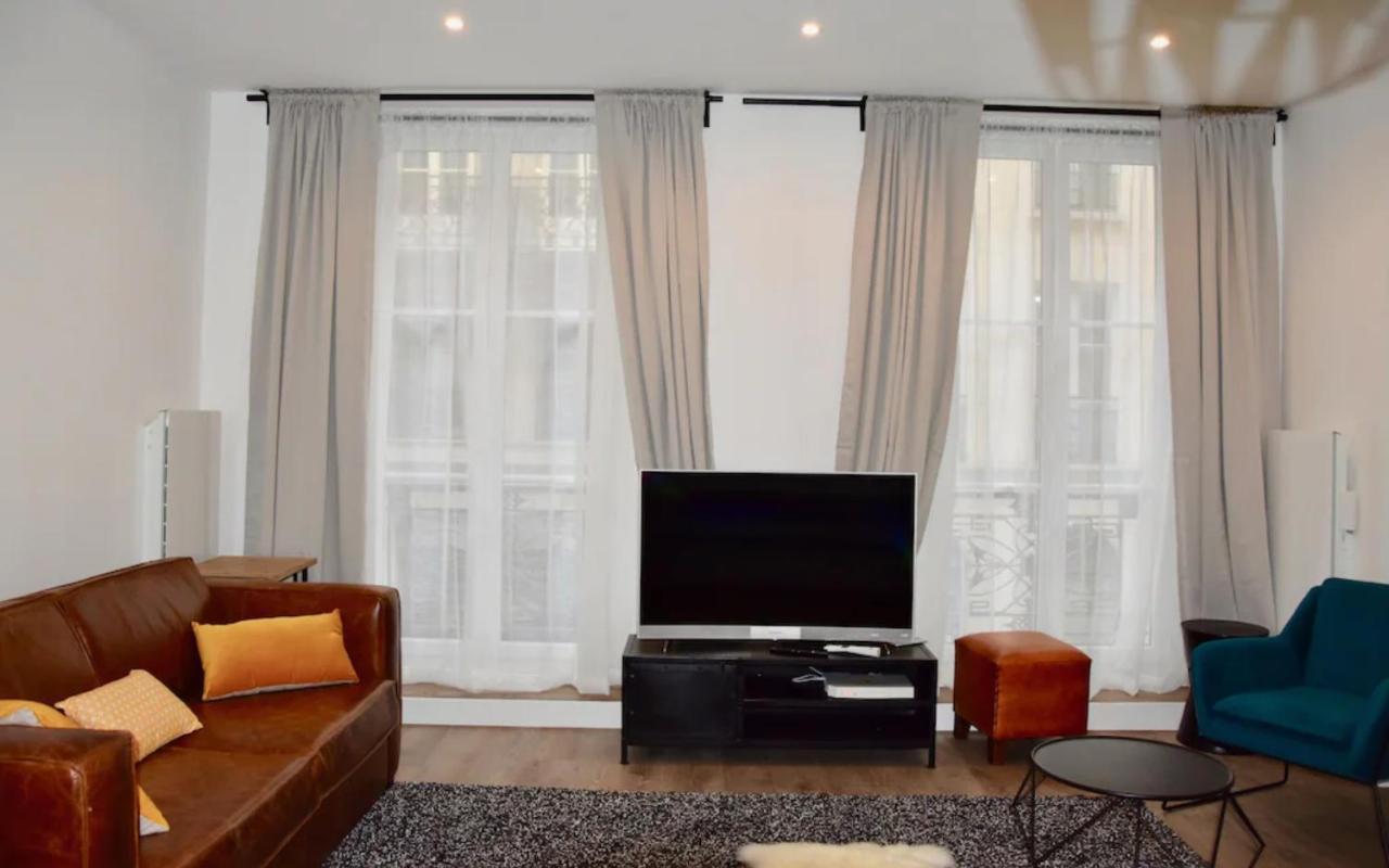 Elegant Appartement Dans Le Quartier Concorde A Paris Exterior photo